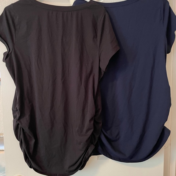 2 Old Navy Maternity Tops-navy & black, sz XL - Picture 4 of 4